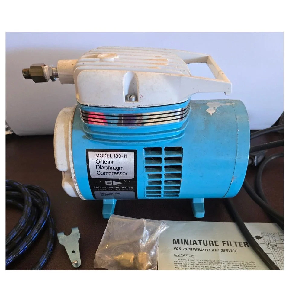 Badger 180-11 Oilless Compressor 100XF‎ Airbrush Kit with Instructional Books